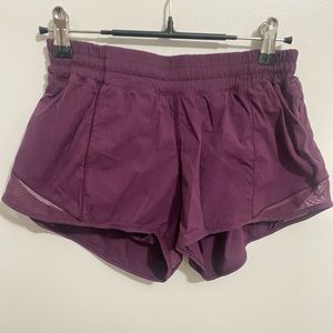 Lululemon 2.5 inch hotty hot shorts